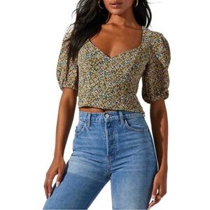 ASTR The Label Olive Lilac Ditsy Floral Puff Sleeve Crop Top - Size S